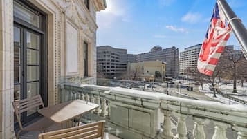 Calvin Coolidge Suite | Balcony