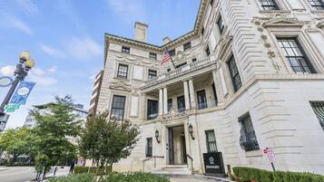 Fachada de la propiedad