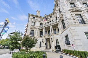 Bagian depan properti