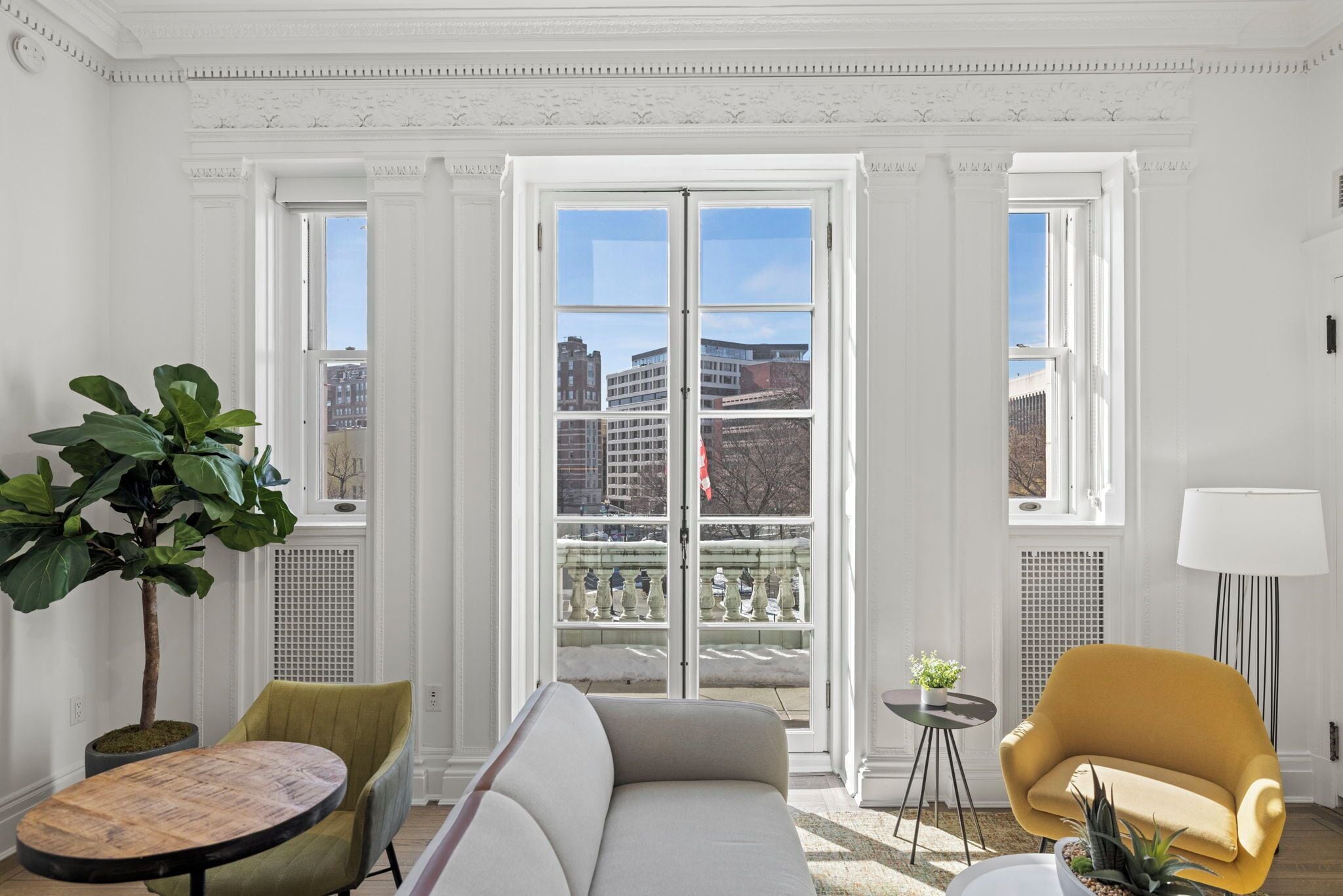 50-inch flat-screen TV with digital channels, TV, Netflix