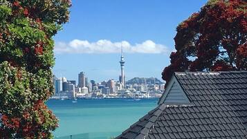 Decoración personalizada, muebles diferentes y escritorio