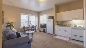 Private kitchen - Berkeley Apartments Near UC Berkeley (Berkeley)