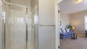 Bathroom shower - Berkeley Apartments Near UC Berkeley (Berkeley)