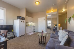 Living room - Berkeley Apartments Near UC Berkeley (Berkeley)