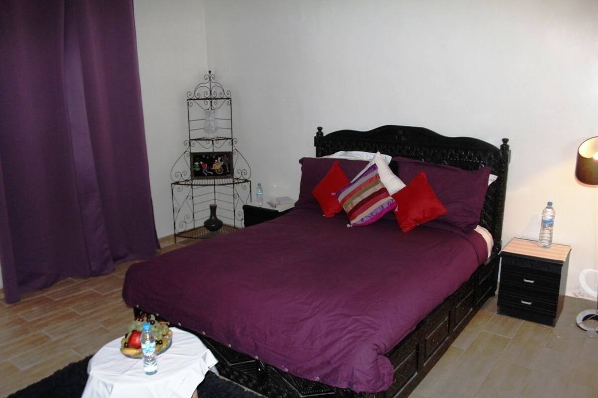 Habitación doble estándar, 1 cama matrimonial | Cortinas blackout, insonorización, wifi gratis y ropa de cama