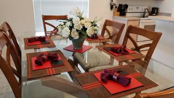 Villa, 4 Bedrooms, Private Pool (3 Bathrooms - 908AL) | In-room dining