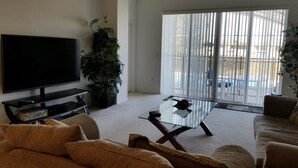 Huvila, 4 makuuhuonetta, yksityinen uima-allas (3 Bathrooms - 908AL)