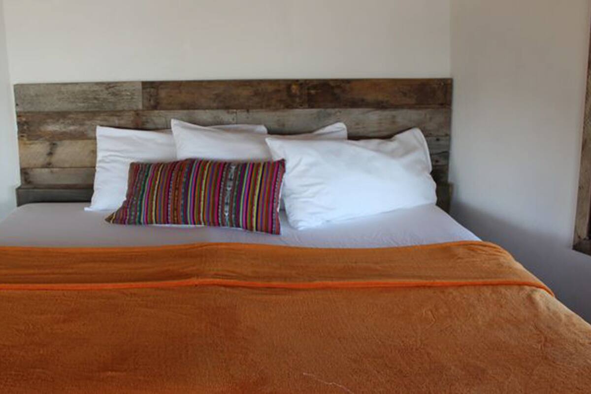 Habitación doble, 1 cama Queen size | Wifi gratis y ropa de cama