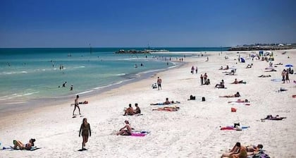 Vista del horizonte en la playa de Glenelg