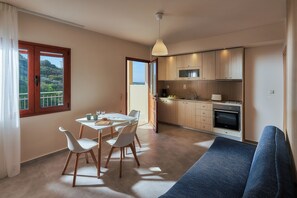 Interior - "Votsalo" deluxe studio - Studio apt / Sea view /Shared Pool / Sleeps 3 (Malevizi)