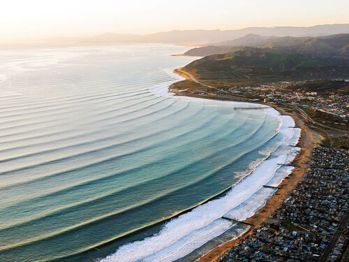 Pierpont Beach Ventura GEM Sleeps 6 Family Friendly-2 Min Walk to the Beach!