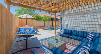 Private Heated POOL & Game Room by Fiesta Texas & Downtown