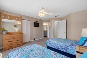 2 Schlafzimmer, Schreibtisch, Bügeleisen/Bügelbrett, WLAN