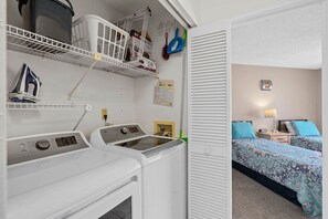 2 Schlafzimmer, Schreibtisch, Bügeleisen/Bügelbrett, WLAN