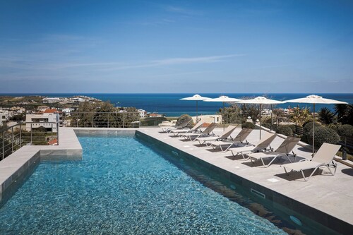 "Oinos" apartment - 2 Bedroom deluxe Apt / Sea view /Shared Pool / Sleeps 5