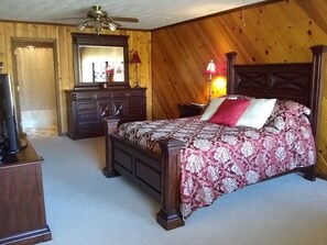 3 bedrooms, iron/ironing board, free WiFi, bed sheets