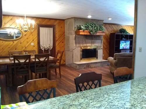 Westover Park Condo 101 - A Quiet Getaway Near the Great Smoky Mountains