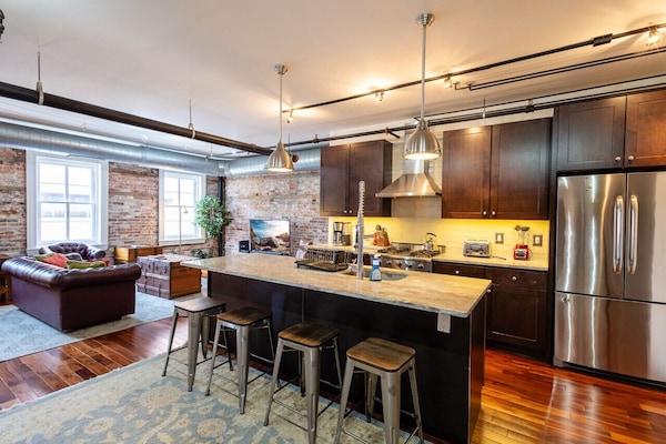Modern Industrial Loft with Open Layout
