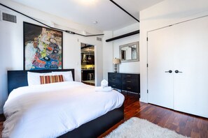 3 bedrooms, desk, iron/ironing board, free WiFi