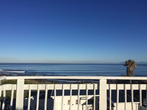 AMAZING OCEAN VIEWS + Beach Bungalow 