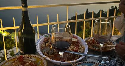 Casa Rosetta: A terrace on the sea paradise of the Amalfi Coast