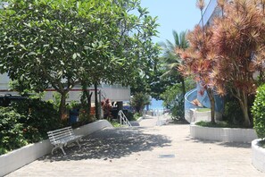 Panoramic Duplex | Terrace/patio - Pé na areia do Guarujá - Praia do Tombo (12F) (Guarujá)