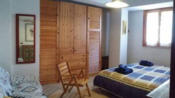 1 sovrum, strykjÀrn/strykbrÀda, wi-fi och sÀngklÀder