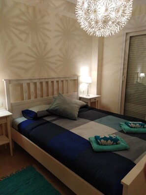 2 chambres, fer et planche à repasser, Wi-Fi gratuit, draps fournis
