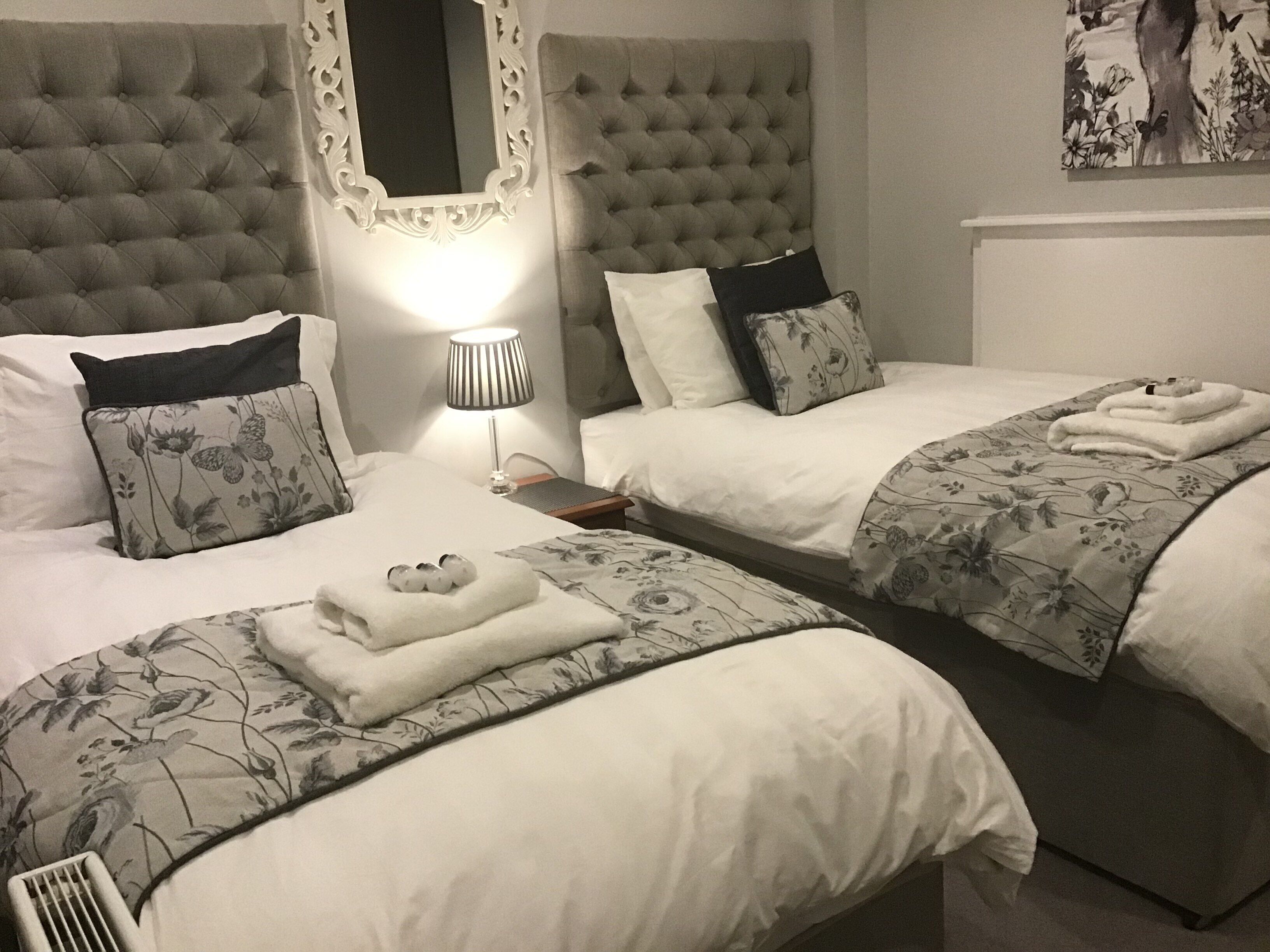 3 habitaciones, tabla de planchar con plancha y wifi gratis 