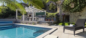 Vacation home in Zaostrog, private pool, heated, terrace, garden, sea view, barbecue, WiFi