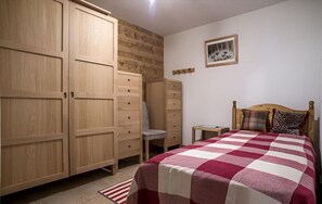 4 chambres, fer et planche à repasser, Wi-Fi, draps fournis