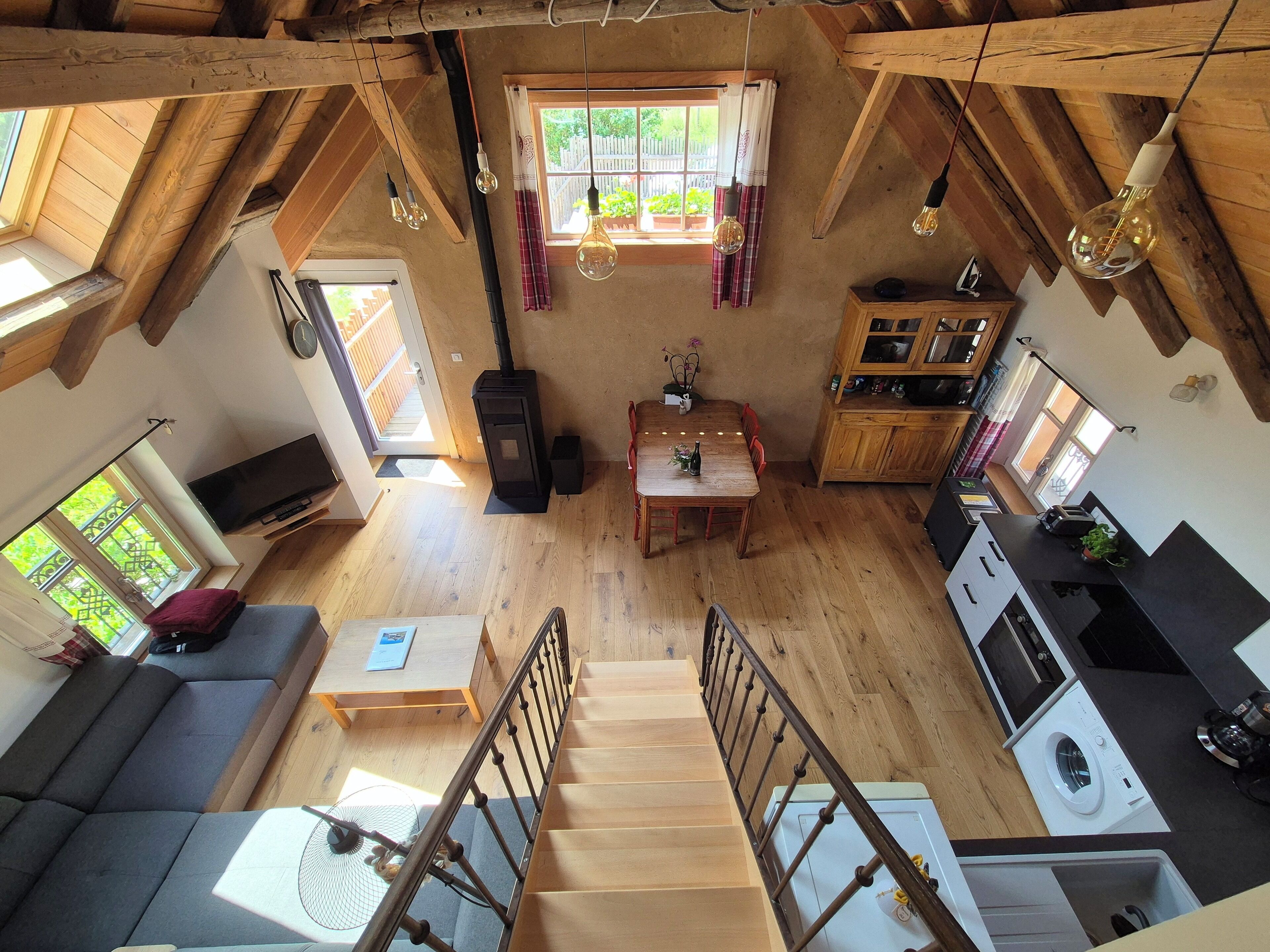 TV, fireplace, stereo