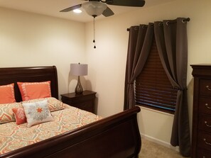 Room - New upscale vacation rental home with all available amenities (Knoxville)