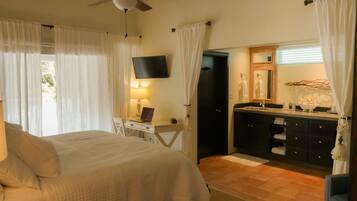 2 slaapkamers, een bureau, een strijkplank/strijkijzer, gratis wifi