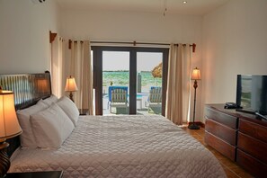3 bedrooms, in-room safe, desk, iron/ironing board
