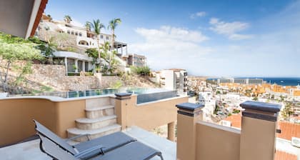 Newly Remodeled Villa In Pedregal 3 master suites over 3000 sq. ft.