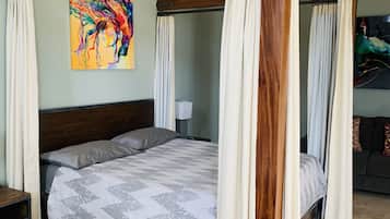 3 quartos, cofres nos quartos, ferros/tábuas de passar roupa, Wi-Fi