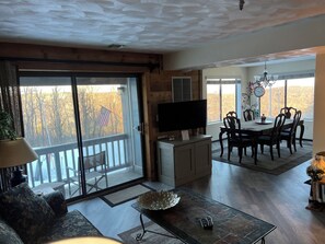 Smart TV - Located in the Heart of the PA Laurel Highlands!  50 MILE View.  SEVEN SPRINGS. (Champion)