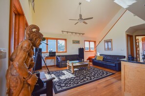 تلفزيون ذكي، مشغل دي في دي، كُتُب، مكتبة موسيقى