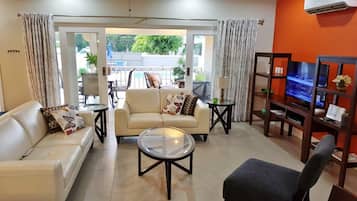 Smart-TV, DVD-Player, Bücher