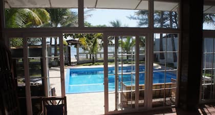 Beachfront paradise! Villa San Miguel! 4 bdrs, sleeps 14 pool & steps from beach