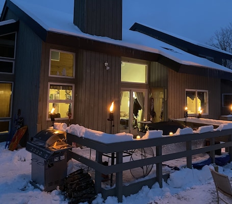Property grounds. Beautiful 3 BR ski In Trailside condo. Steps away from WaterPark & Ice Rink