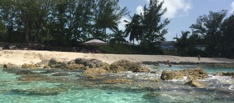 COZY SEASIDE 2 BED/2 BATH COTTAGE IN ALICE TOWN, BIMINI, BAHAMAS