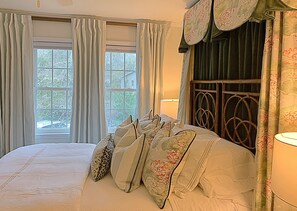 3 bedrooms, iron/ironing board, travel cot, free WiFi