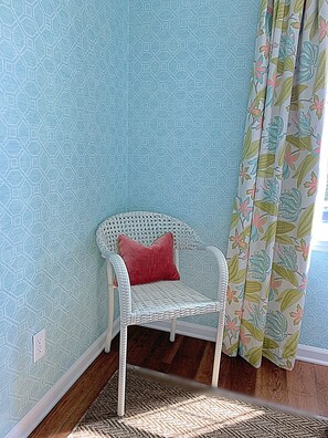 Unclassified image, 2 of 34, button