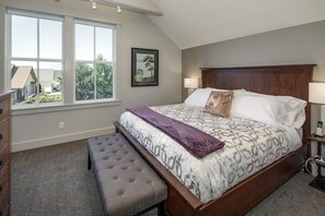 2 عدّة غرف نوم وستائر تعتيم ومكواة/لوح كي وسرير سفر