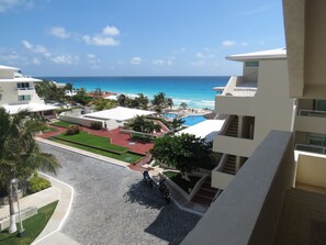 Property grounds - Retreat into the beauty of Mexico and the excitement of Cancun (Cancun)