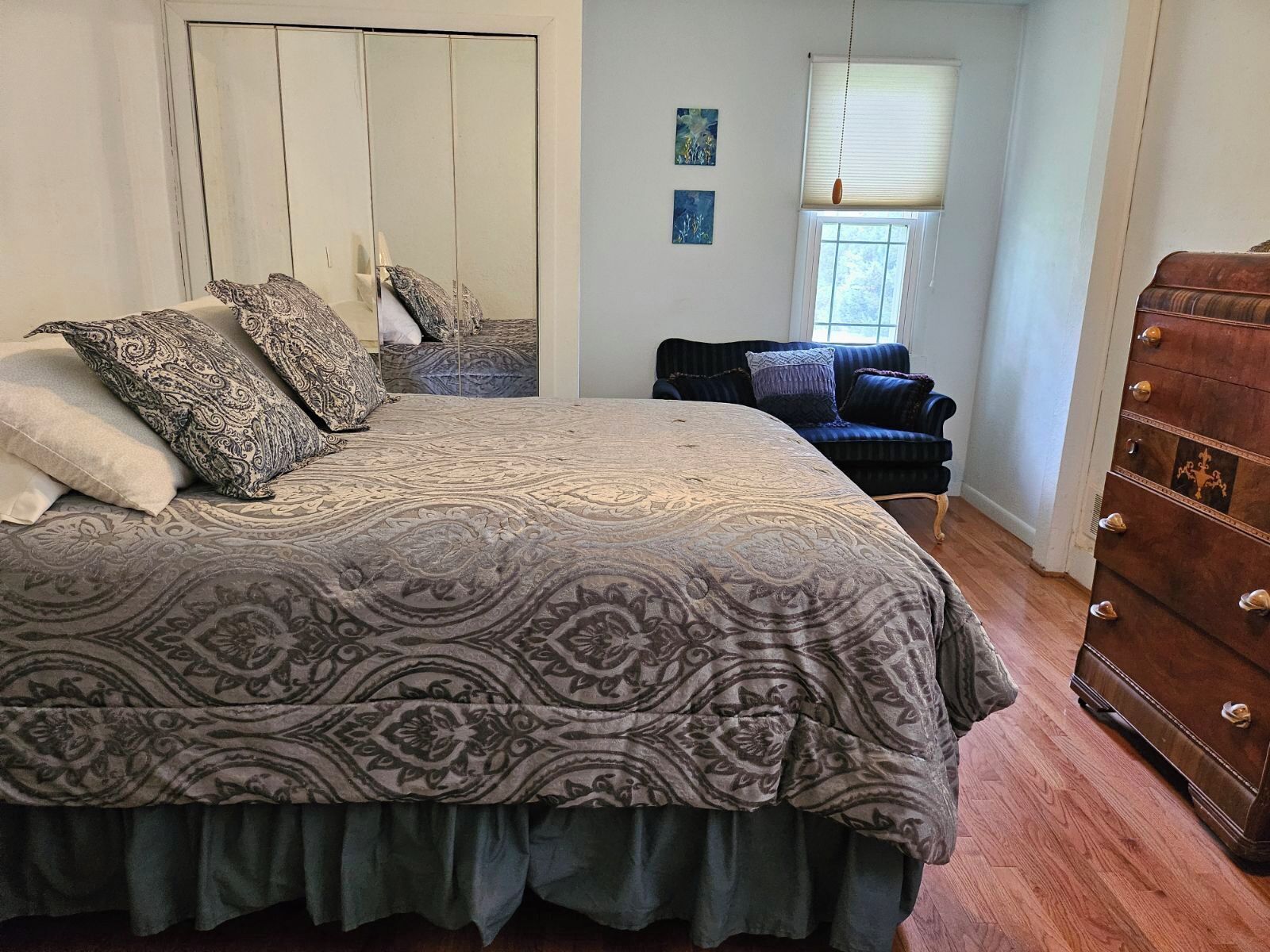 3 室のベッドルーム、デスク、アイロン / アイロン台、WiFi (無料)