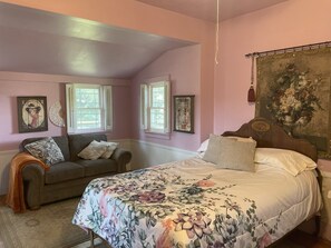 3 habitaciones, escritorio, tabla de planchar con plancha y wifi gratis 