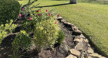 Country Cottage near Round Top. 13 miles from Round Top Square.